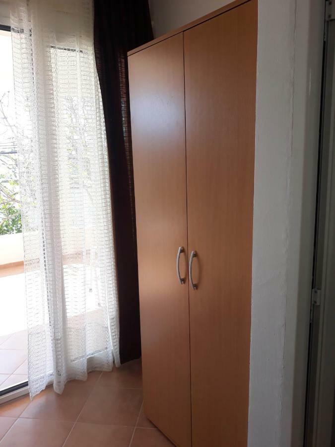 Apartments Jovanic With 2 Bedrooms Sutomore Eksteriør billede