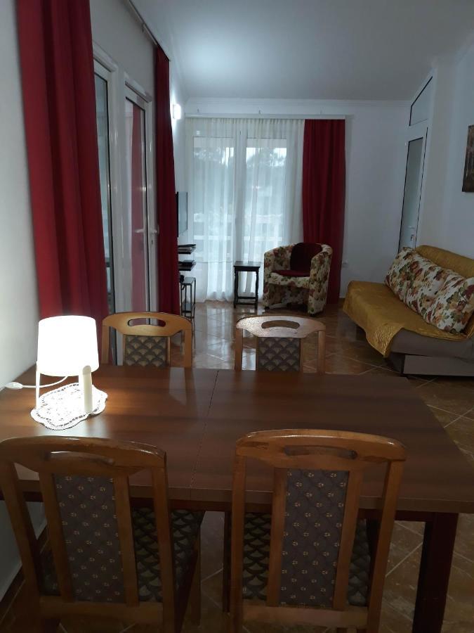 Apartments Jovanic With 2 Bedrooms Sutomore Eksteriør billede