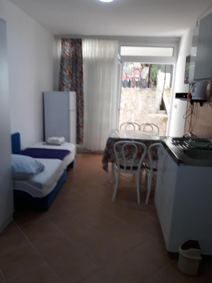 Apartments Jovanic With 2 Bedrooms Sutomore Eksteriør billede