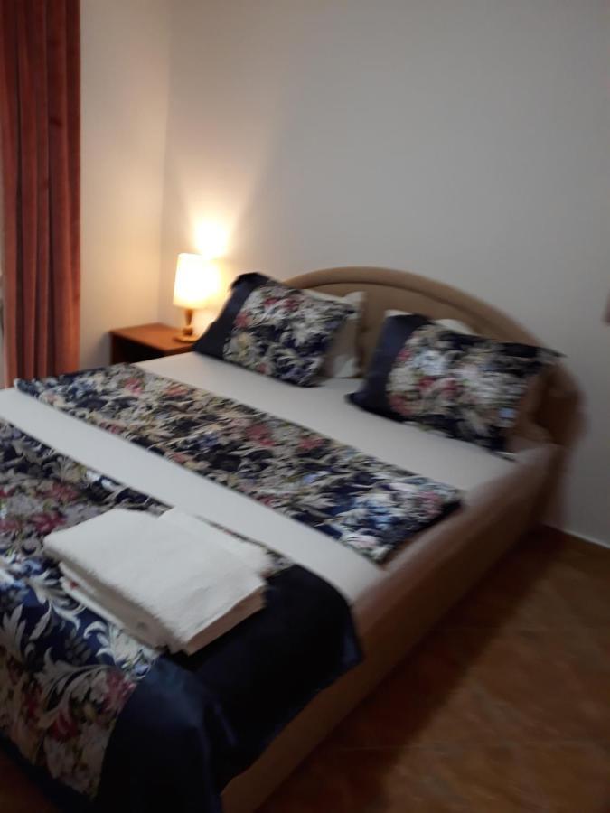 Apartments Jovanic With 2 Bedrooms Sutomore Eksteriør billede